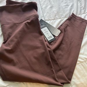 Yogalicious Leggings NWT - Plum/Maroon mix color - very pretty